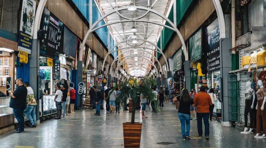 Descubra como aproveitar ao máximo a sua visita à Feira dos Importados de Brasília com esses 5 itens essenciais!