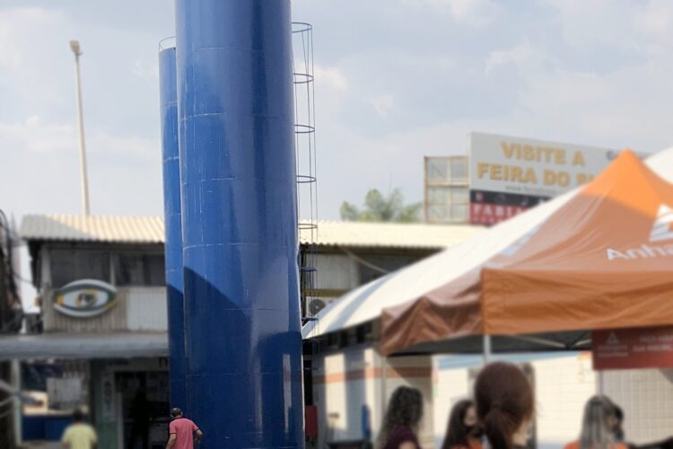 Preocupada com o uso racional da água, Feira dos Importados possui reservatórios de água reutilizável